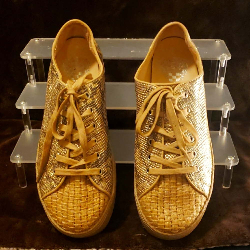 Vince Camuto Reptile Embossed and Knit Overlap Platform Sneaker EUC